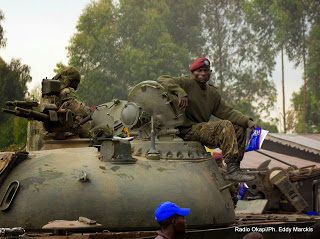 Des militaires des Forces armées de la RDC (FARDC) à Kibati (Nord-Kivu) non loin de Kanyesheja où des accrochages sont survenus entre l'armée rwandaise et ougandaise à la frontière commune, mercredi et jeudi 12 juin 2014.