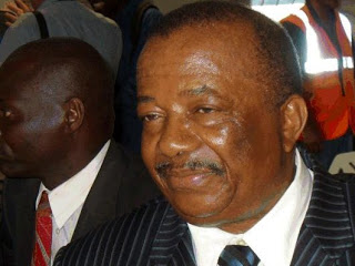 En avant-plan, Gabriel Kyungu wa Kumwanza, président de l’Assemblée provinciale du Katanga