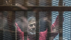 Égypte: report du verdict du procès du ex-président Mohamed Morsi pour espionnage au profit de Qatar