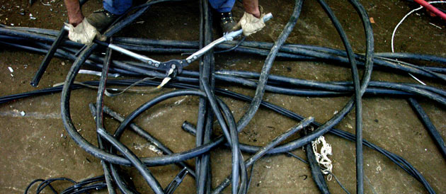 http://www.lepoint.fr/content/system/media/1/200806/11387_une-cables-electriques.jpg