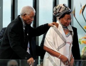 Afrique du Sud : Mandela réhospitalisé pour une infection pulmonaire